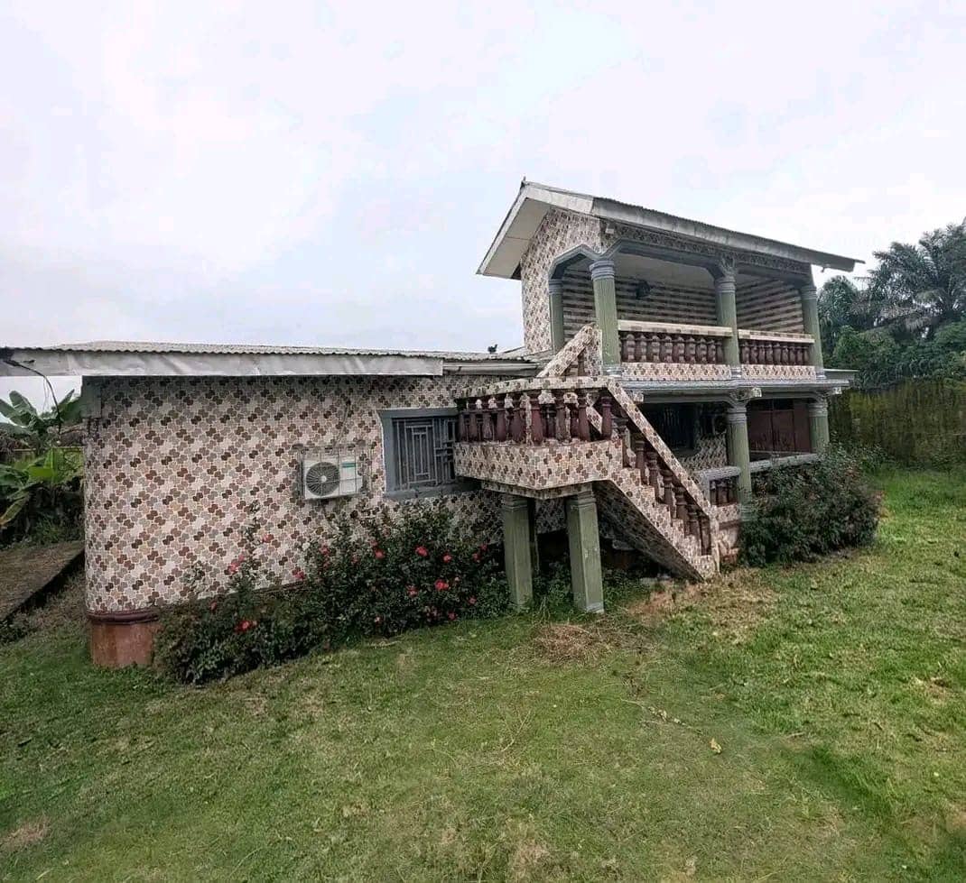 3 bedroom apartment with in Paynesville zubah town